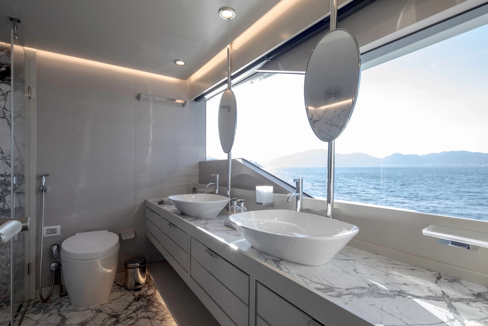 2019 Numarine 32XP - Photo 30