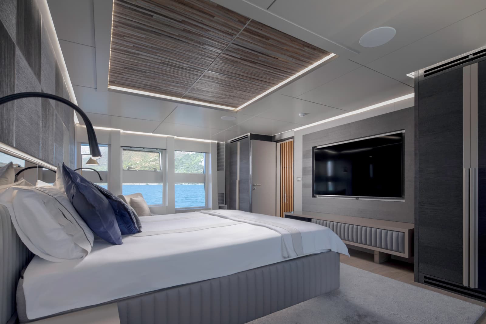 2019 Numarine 32XP - Photo 24