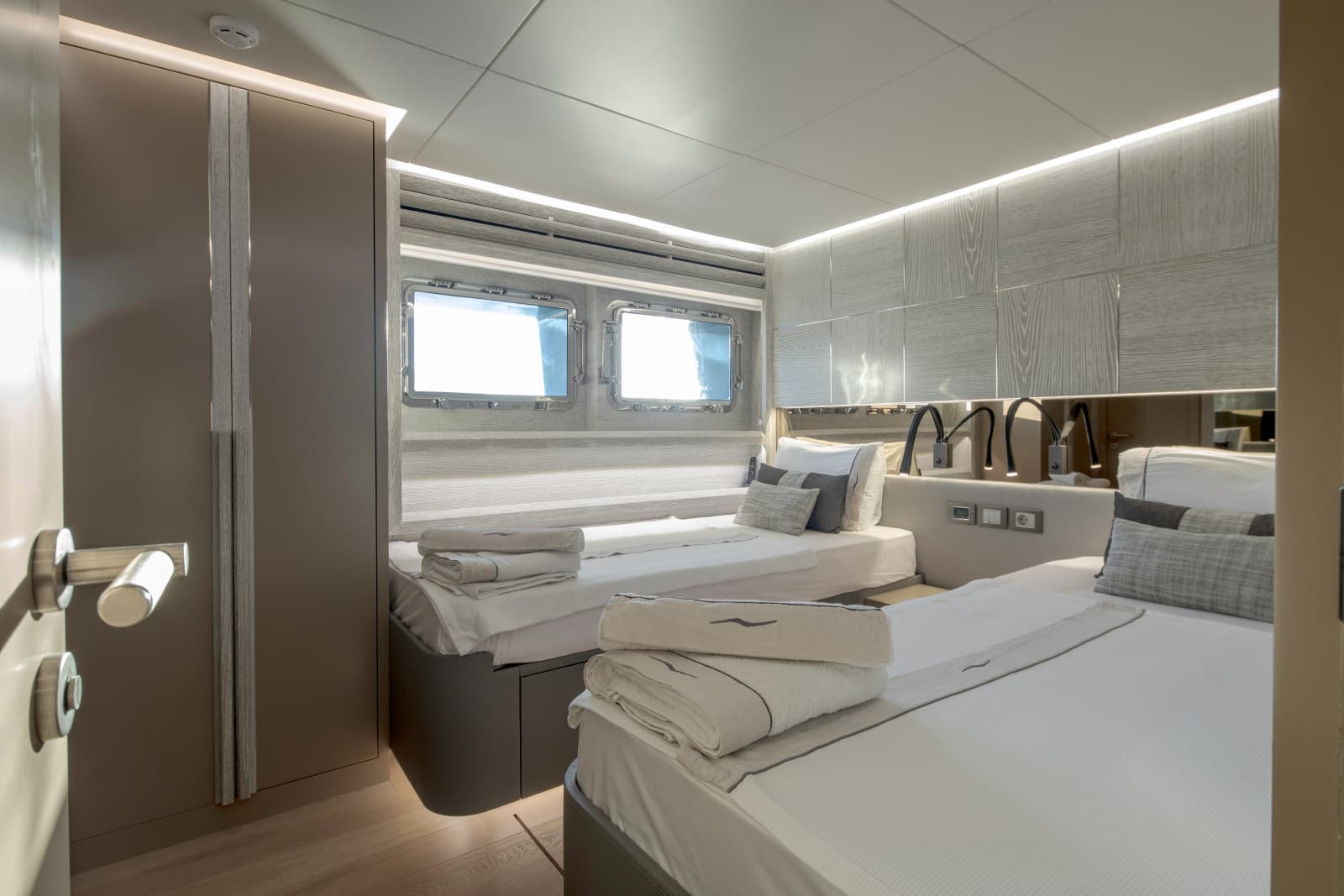 2019 Numarine 32XP - Photo 49
