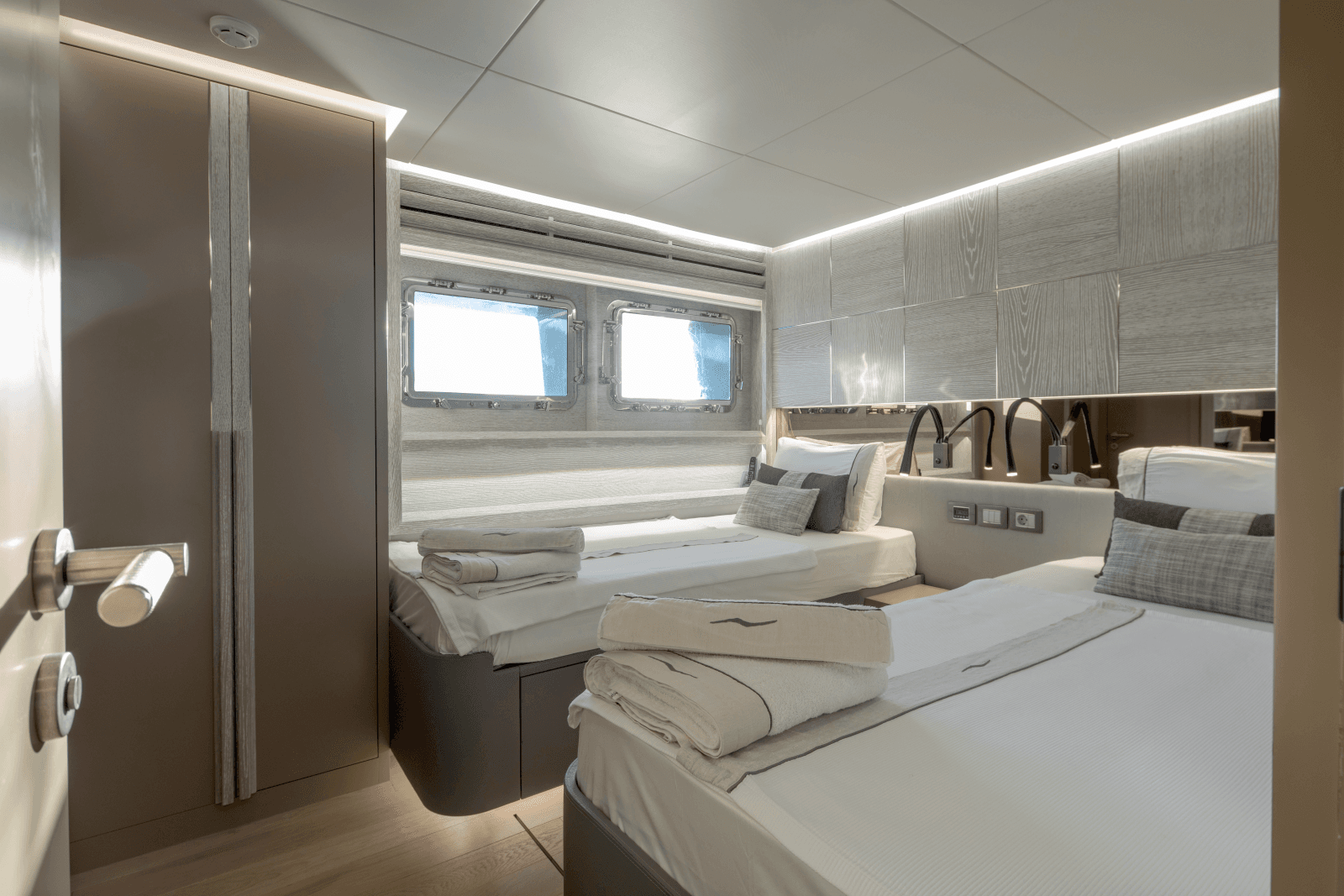 2019 Numarine 32XP - Photo 49
