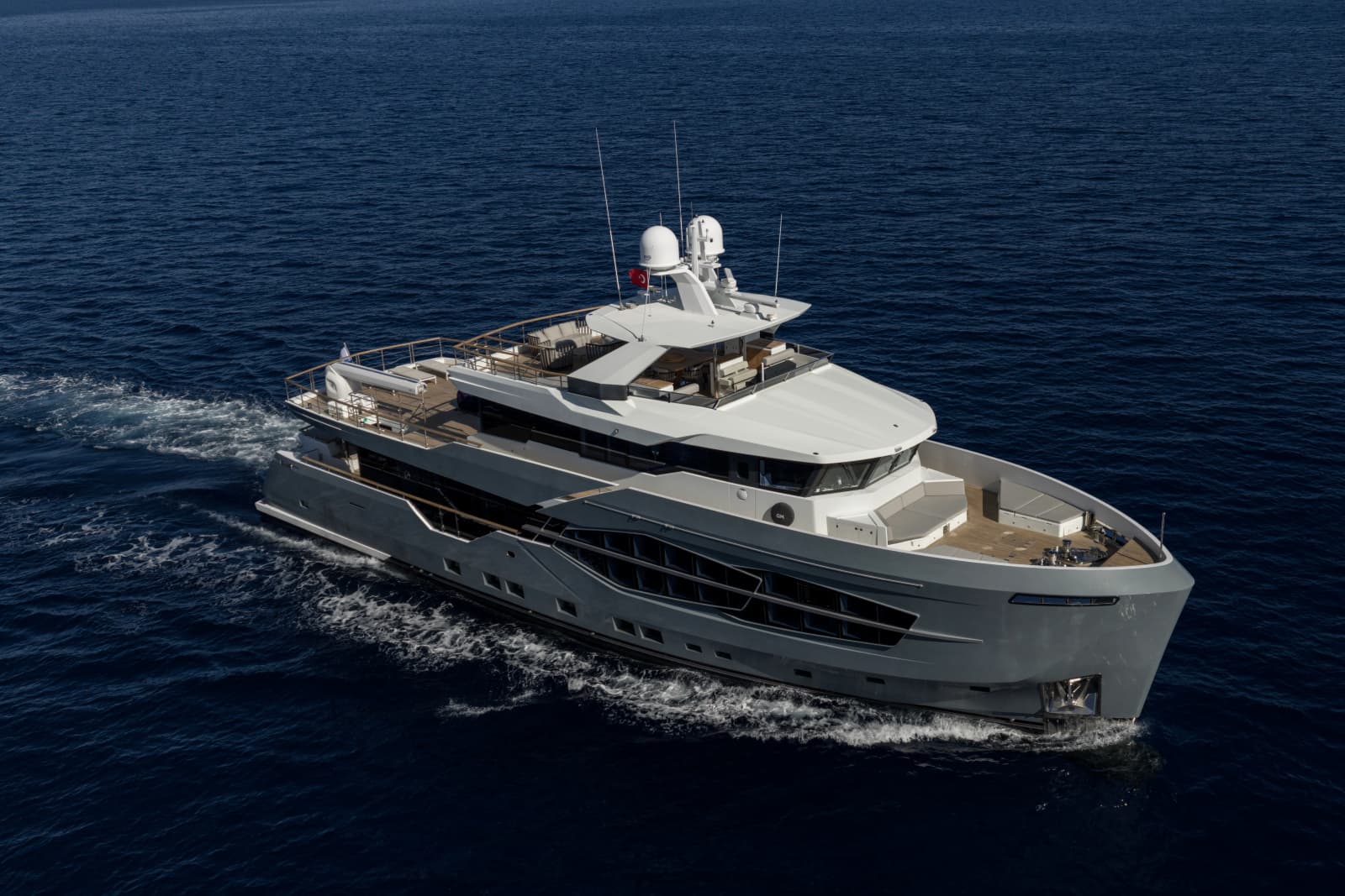 2019 Numarine 32XP - Photo 2