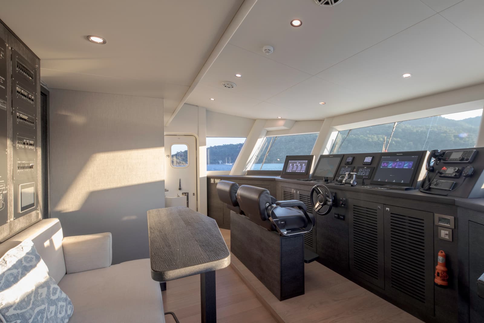 2019 Numarine 32XP - Photo 26