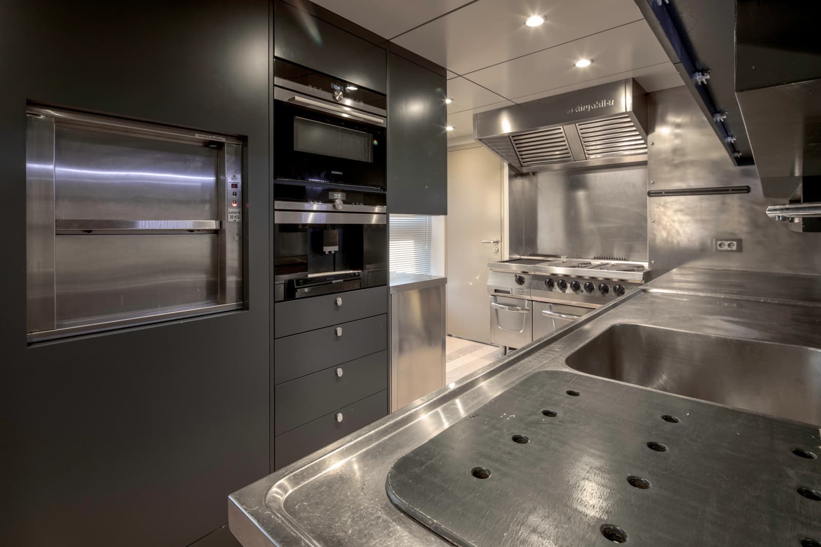2019 Numarine 32XP - Photo 53