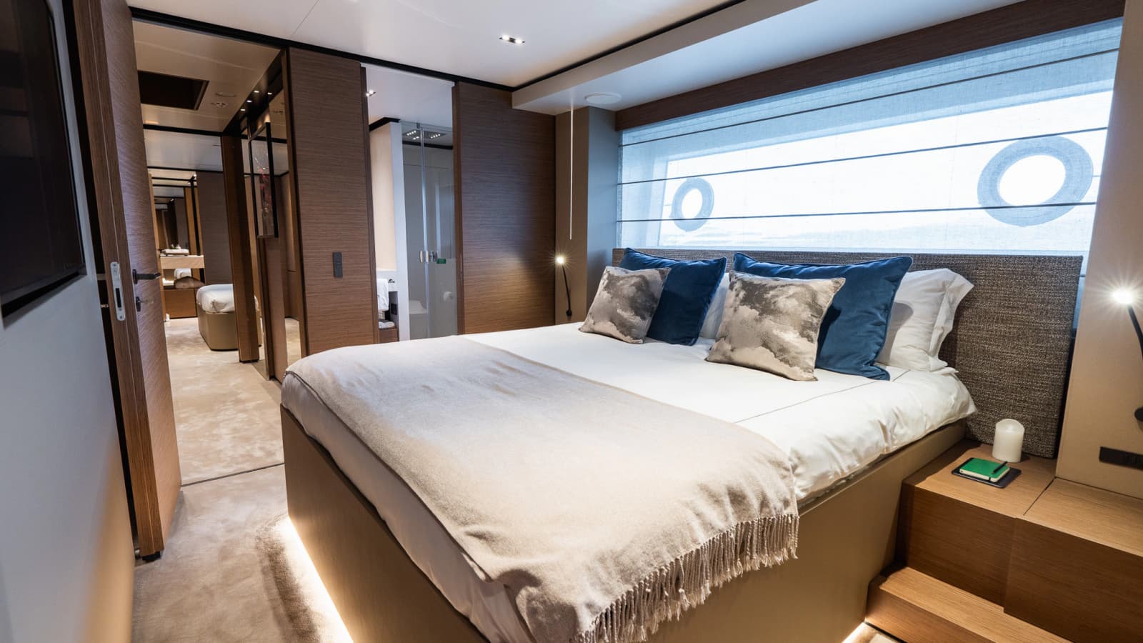 2024 Custom Line Navetta 33 - Photo 25