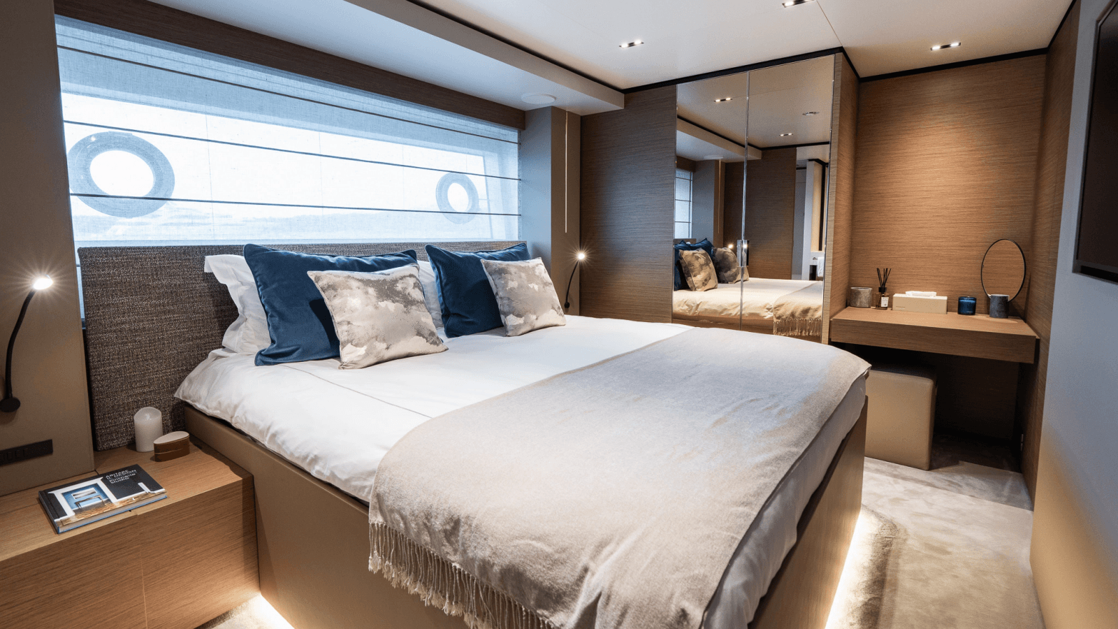 2024 Custom Line Navetta 33 - Photo 24