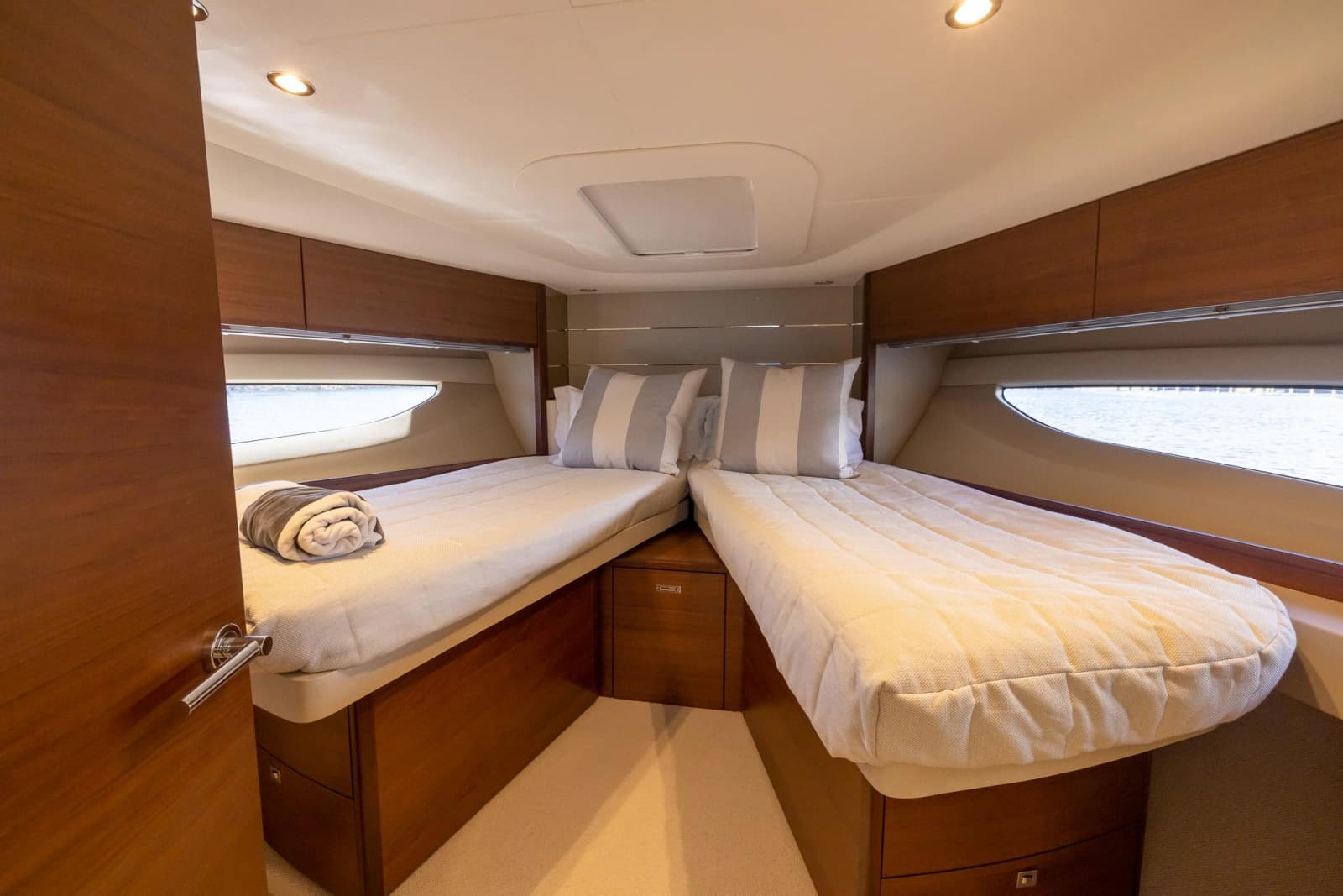 2020 Princess V50 - Photo 25