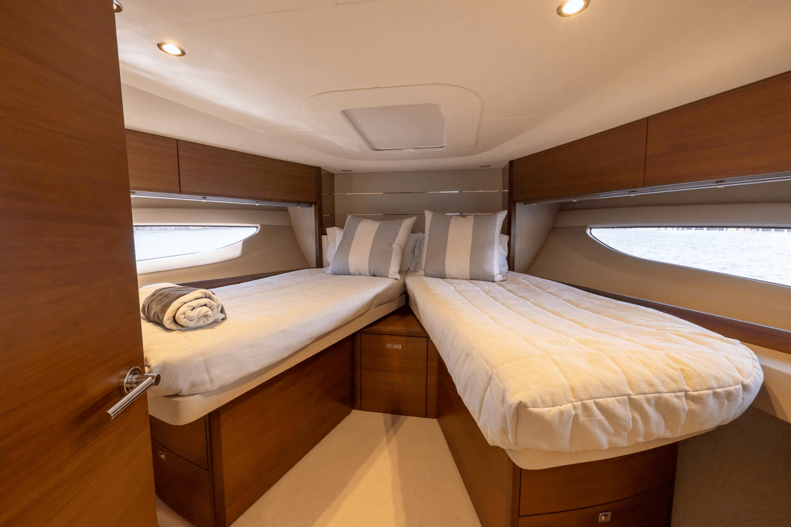 2020 Princess V50 - Photo 25