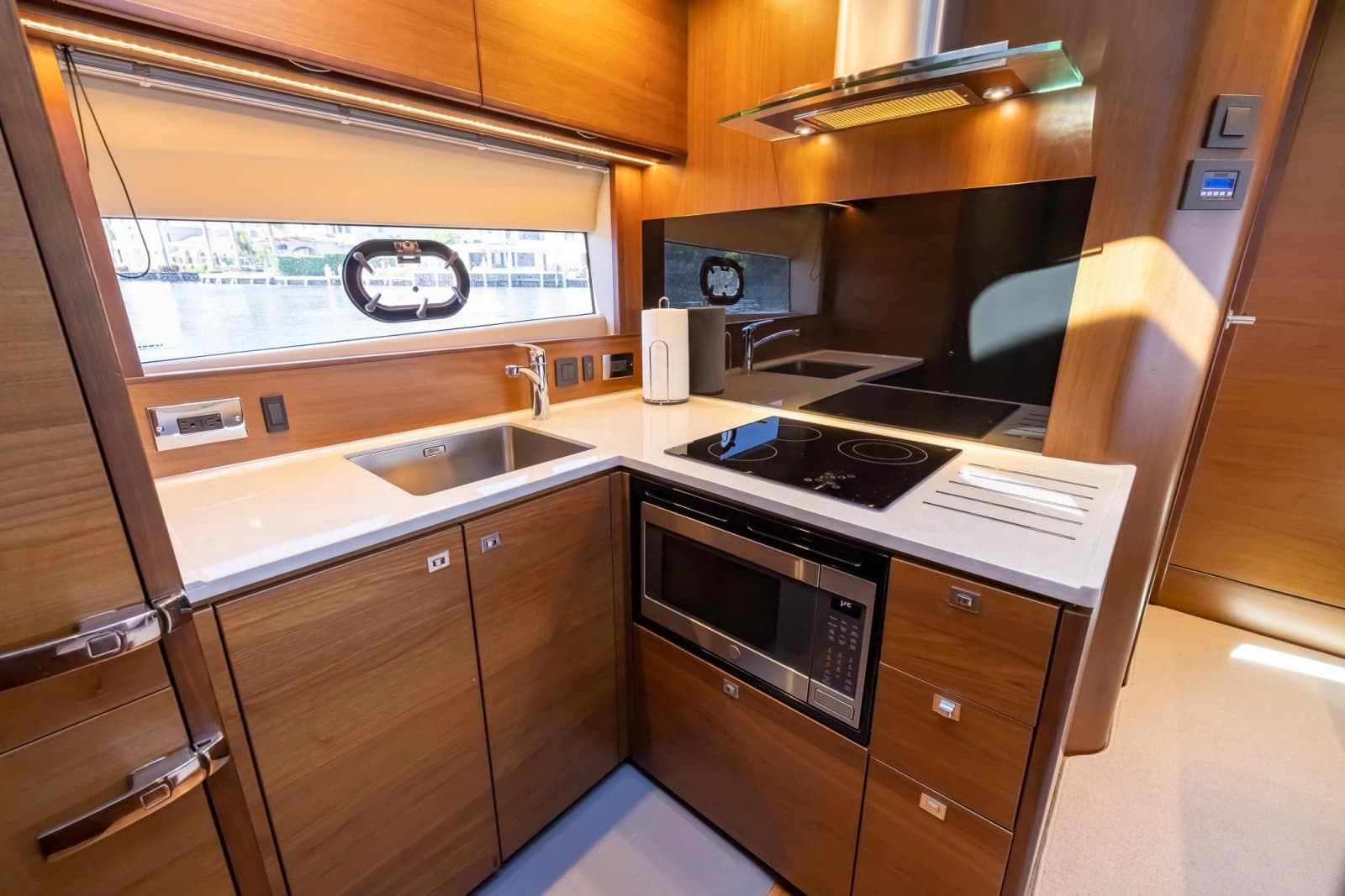 2020 Princess V50 - Photo 22
