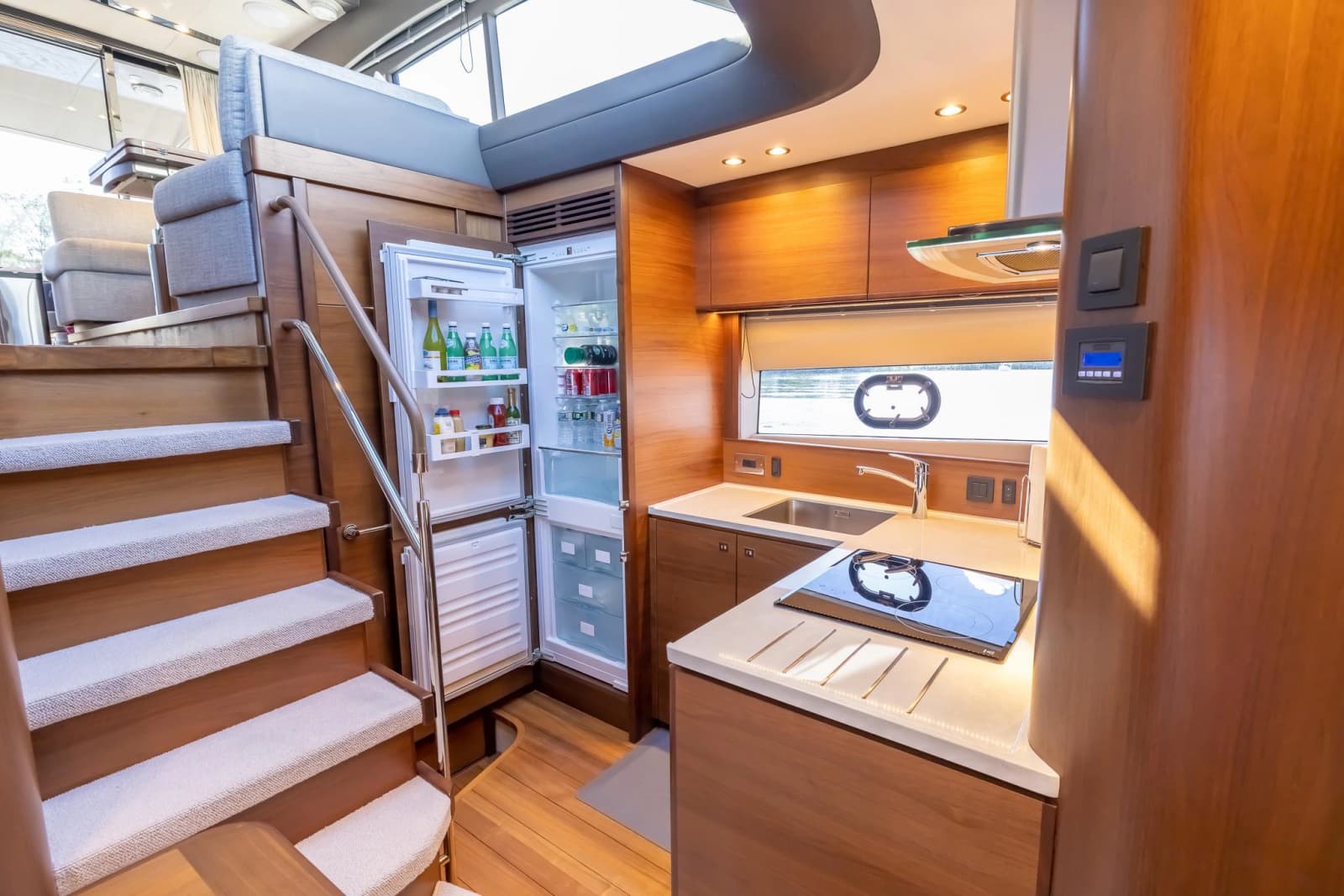 2020 Princess V50 - Photo 24