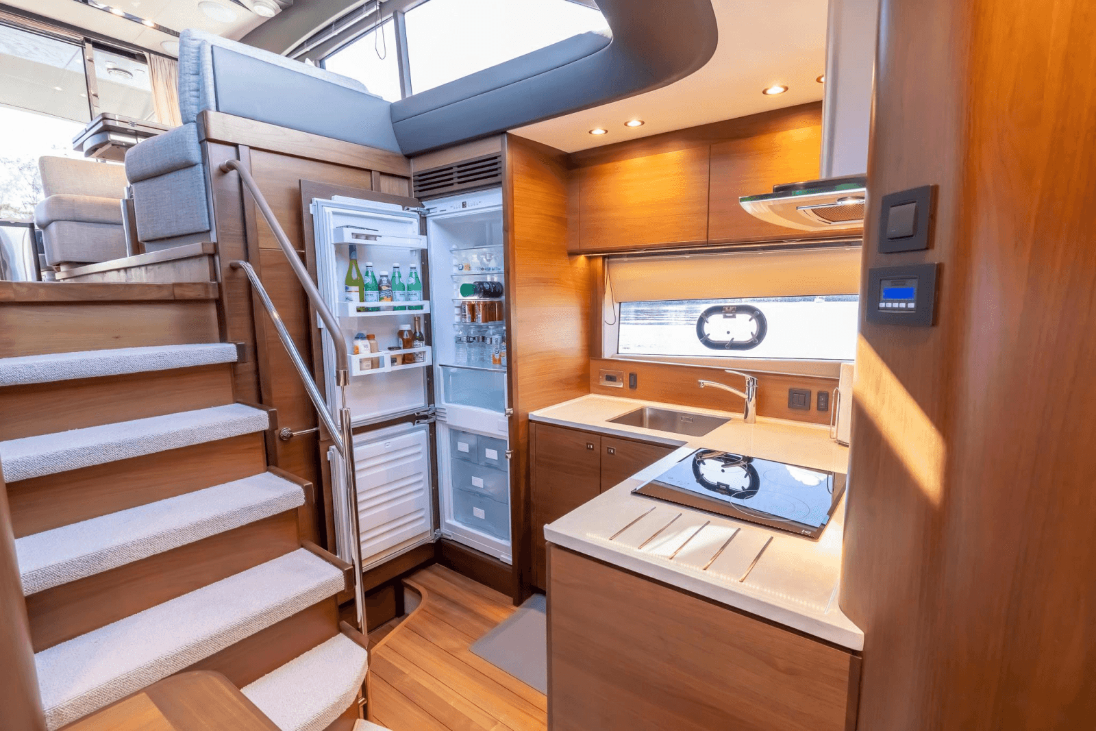 2020 Princess V50 - Photo 24