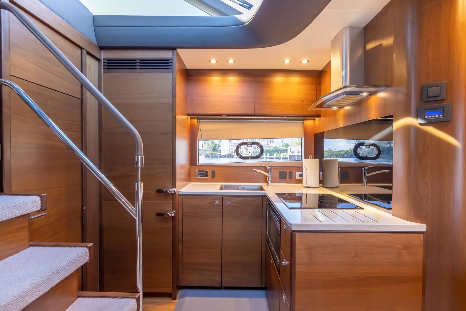 2020 Princess V50 - Photo 23