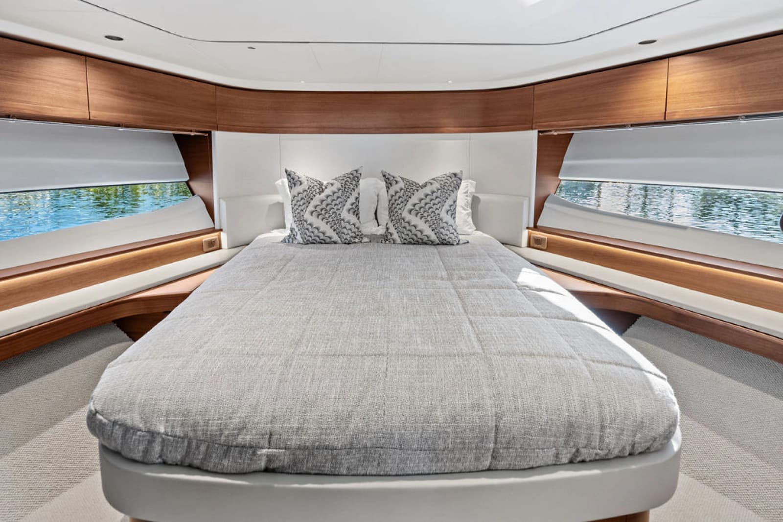 2025 Princess F65 - Photo 32
