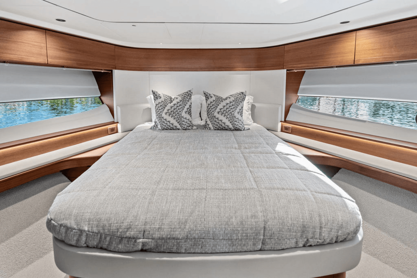 2025 Princess F65 - Photo 32