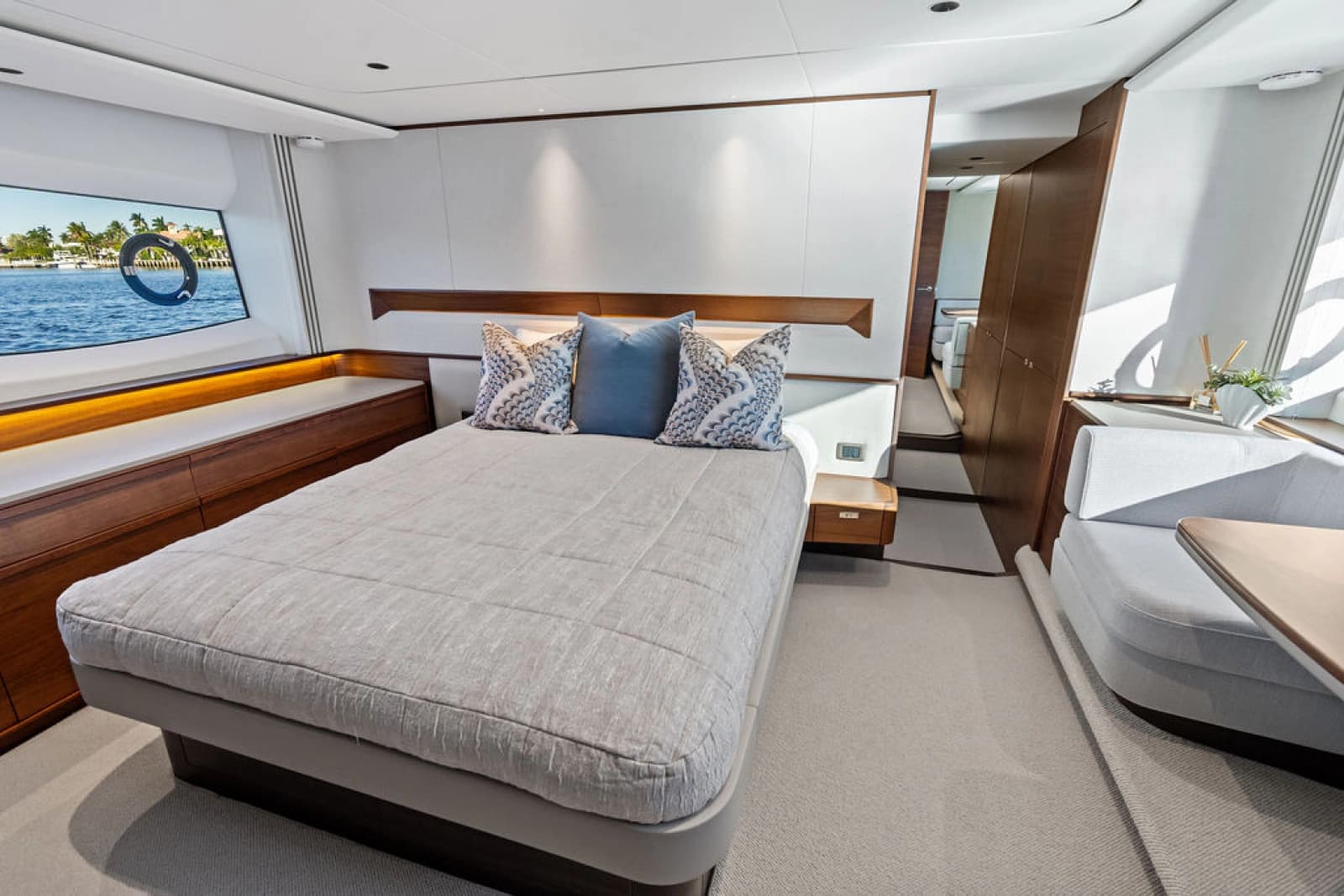 2025 Princess F65 - Photo 41