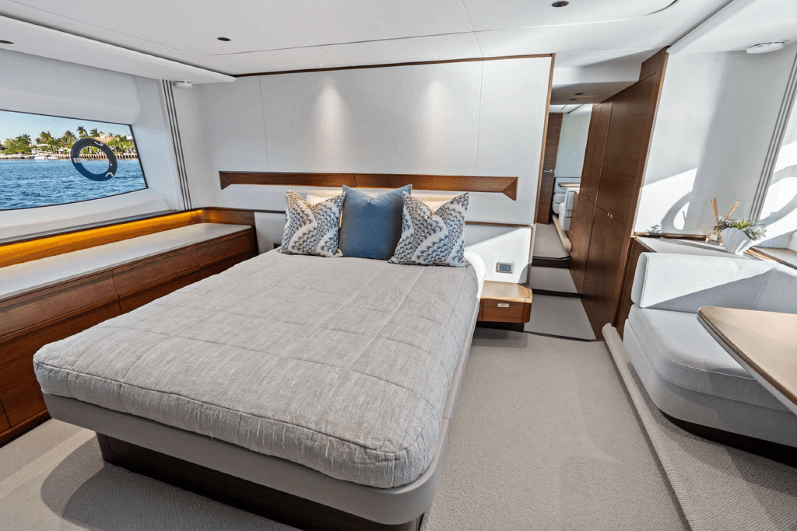 2025 Princess F65 - Photo 41