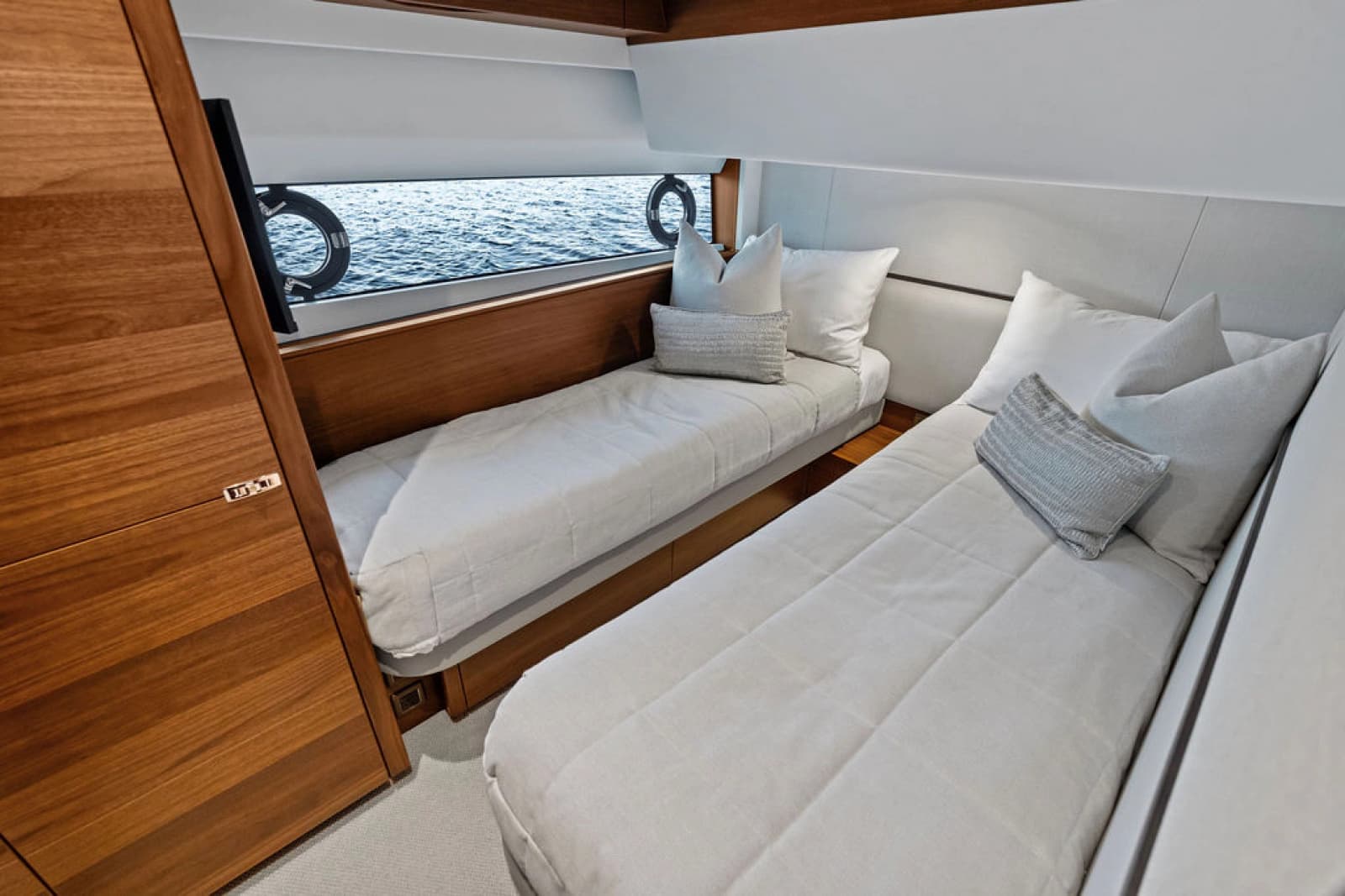 2025 Princess F65 - Photo 35