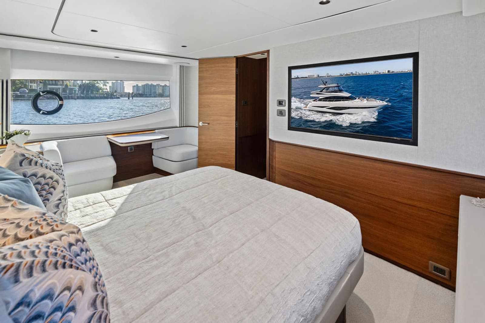2025 Princess F65 - Photo 42