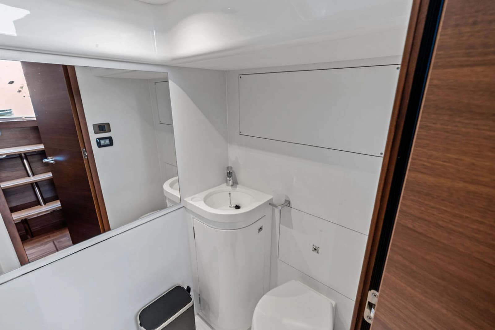 2025 Princess F65 - Photo 52