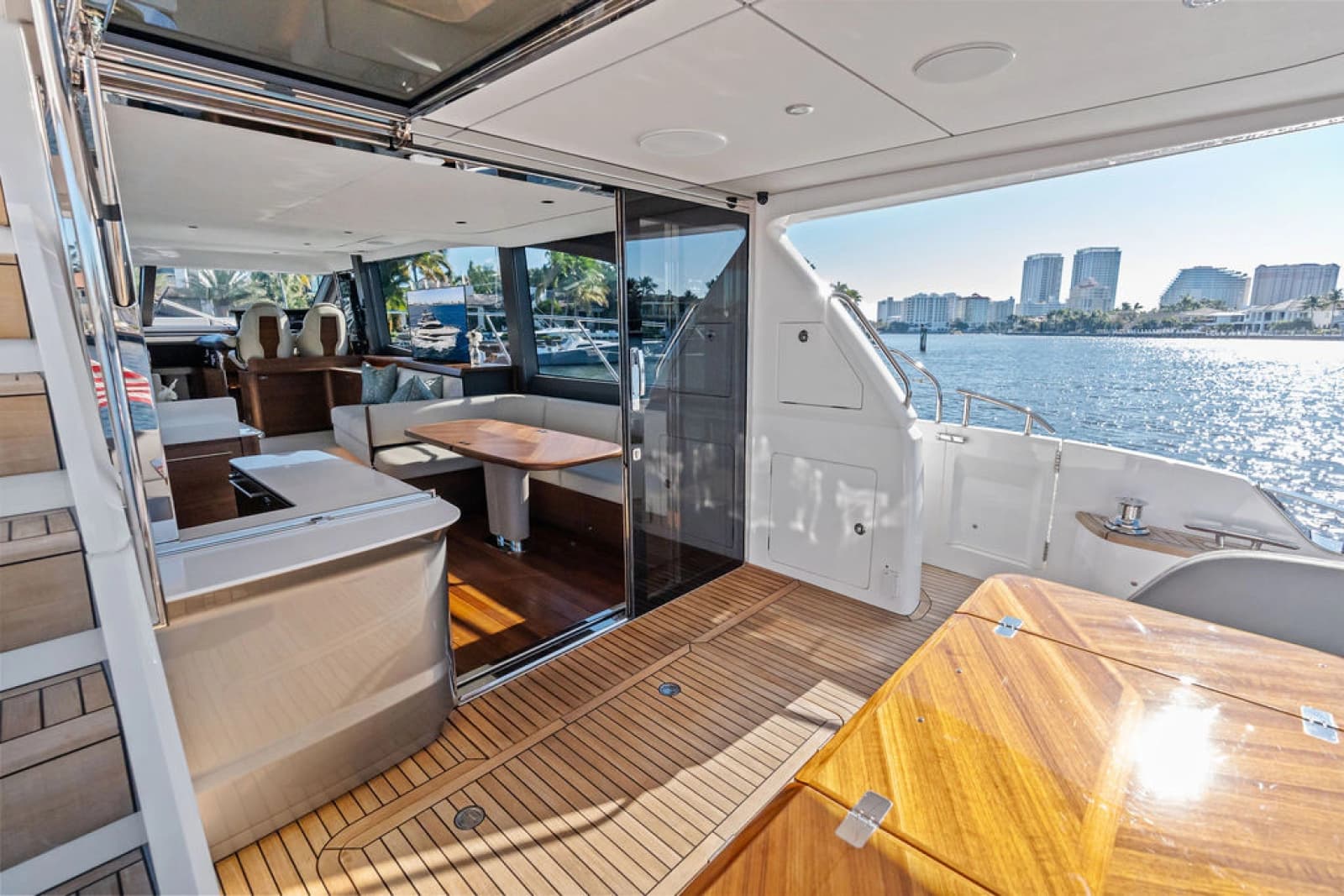 2025 Princess F65 - Photo 10