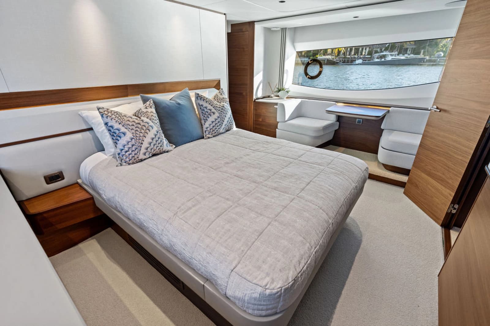 2025 Princess F65 - Photo 43