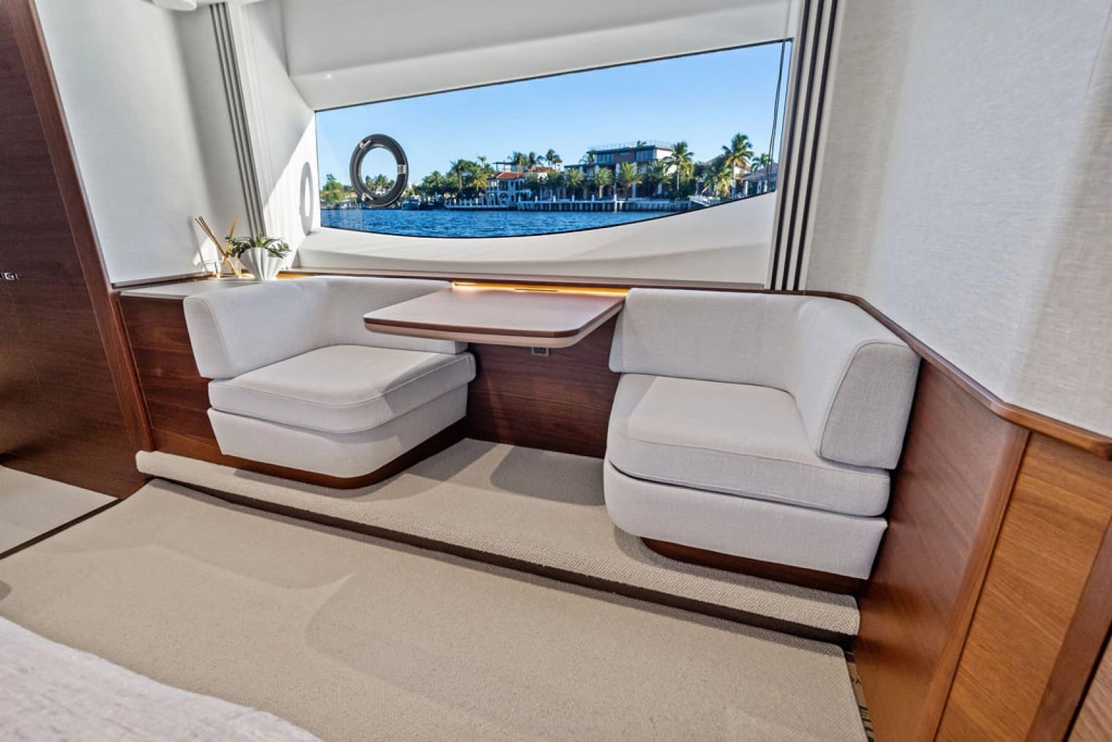 2025 Princess F65 - Photo 44
