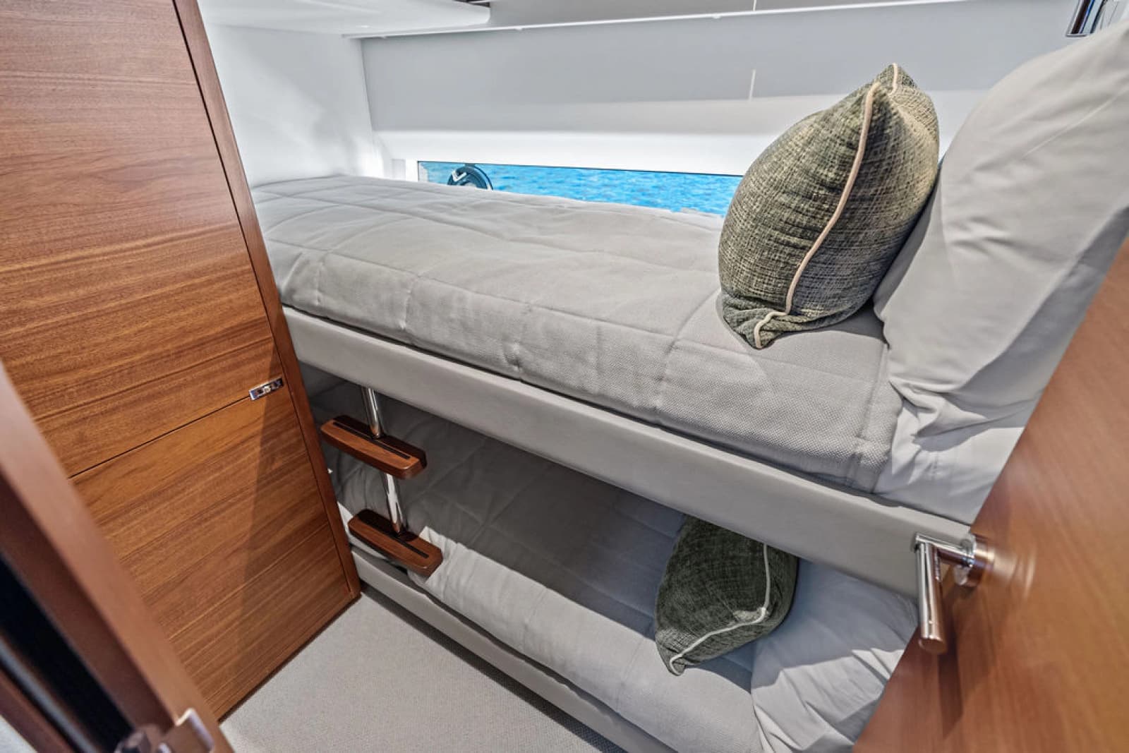 2025 Princess F65 - Photo 39