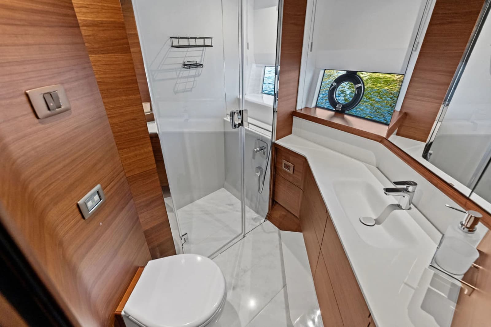 2025 Princess F65 - Photo 34