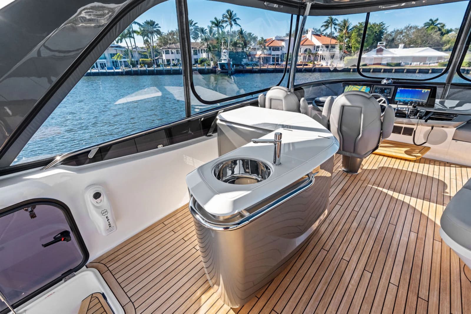 2025 Princess F65 - Photo 17