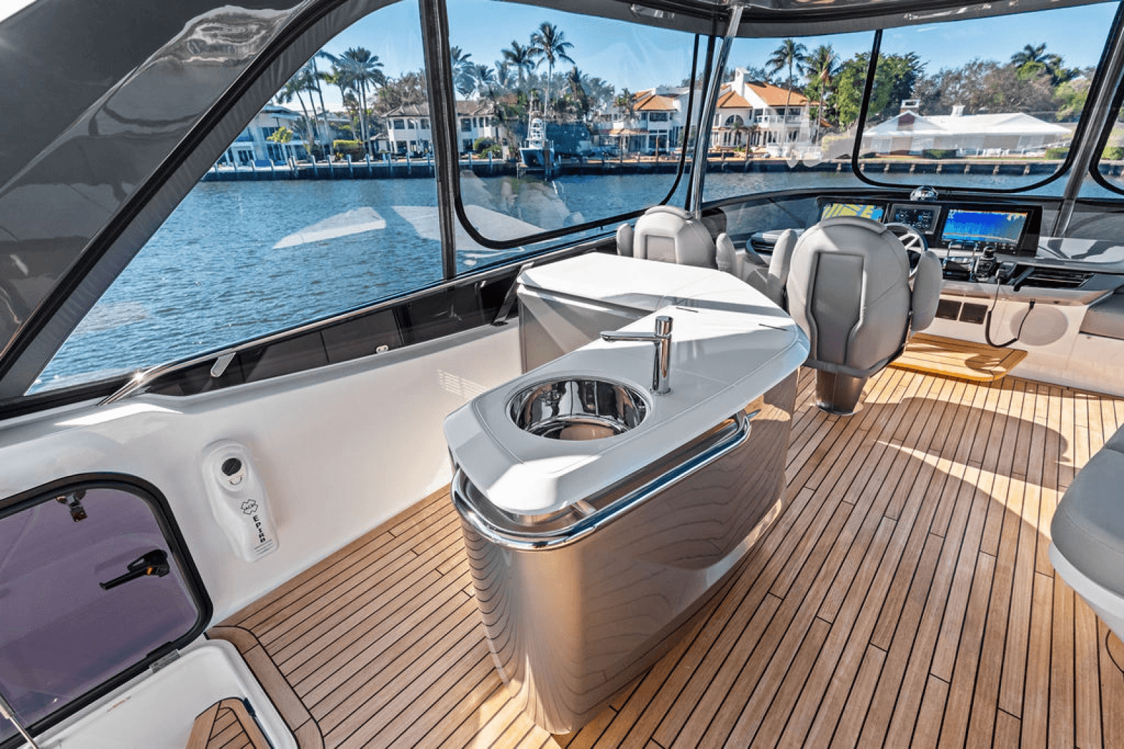 2025 Princess F65 - Photo 17