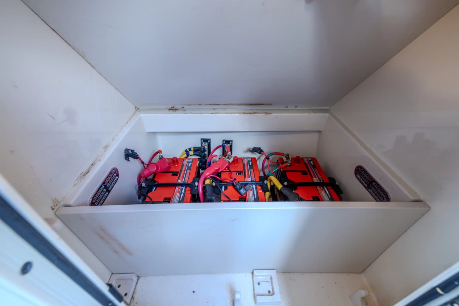 2019 Chris-Craft Calypso 30 - Photo 21