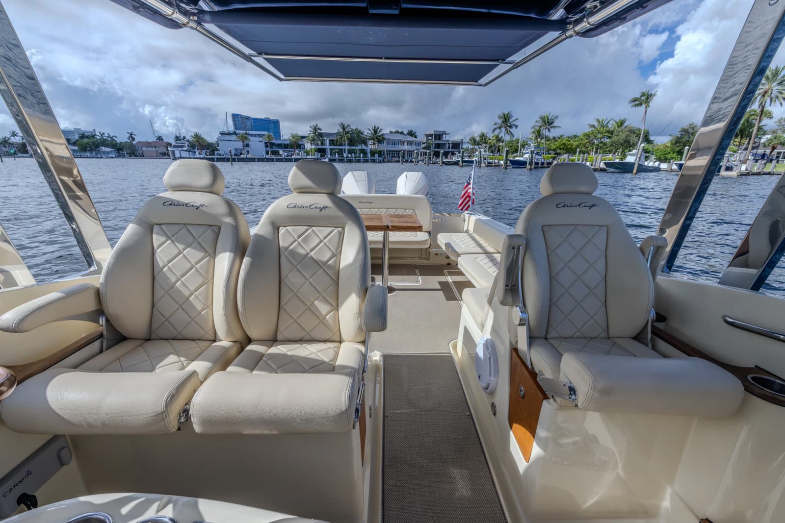 2019 Chris-Craft Calypso 30 - Photo 11