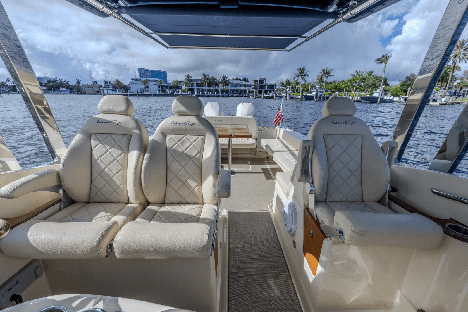 2019 Chris-Craft Calypso 30 - Photo 11