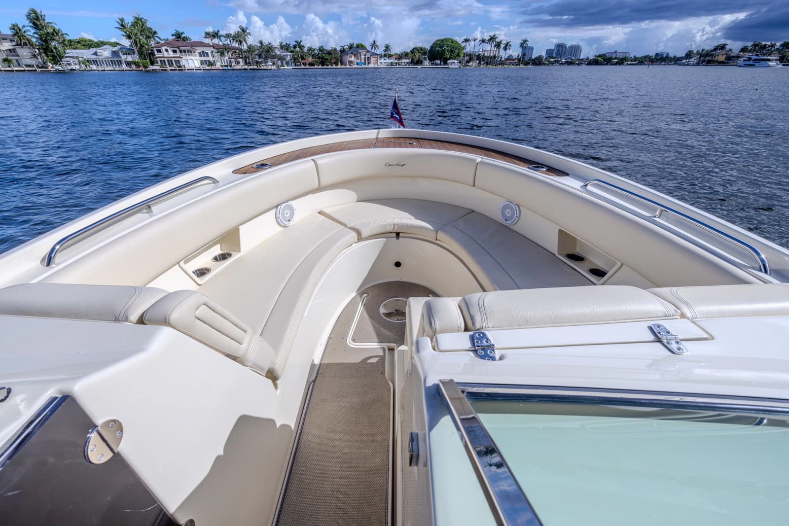 2019 Chris-Craft Calypso 30 - Photo 17