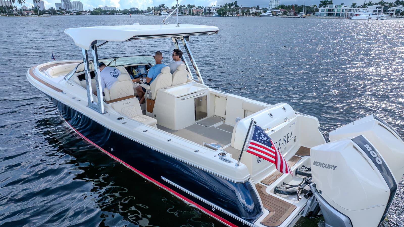 2019 Chris-Craft Calypso 30 - Photo 3