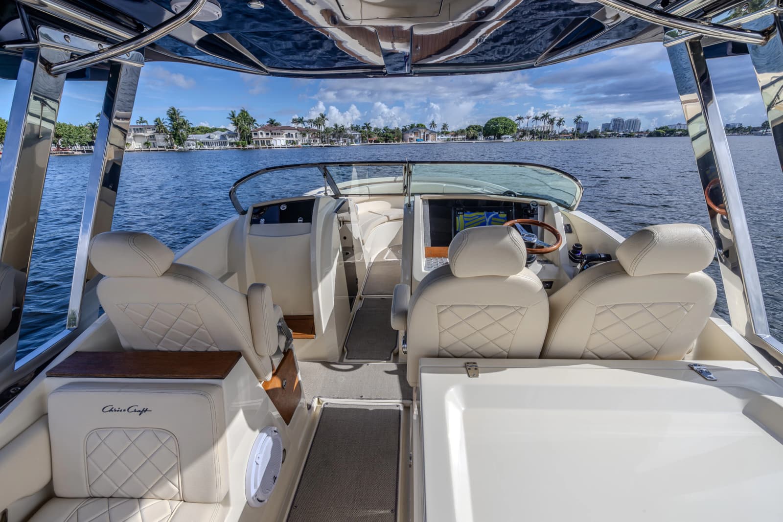 2019 Chris-Craft Calypso 30 - Photo 16