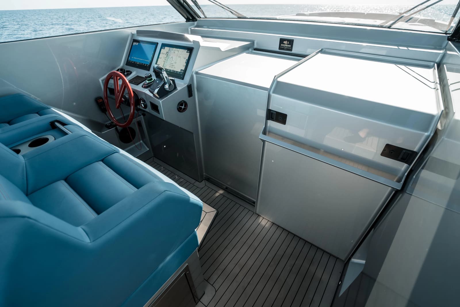 2023 Vanquish Yachts VQ45 Veloce Hardtop - Photo 31