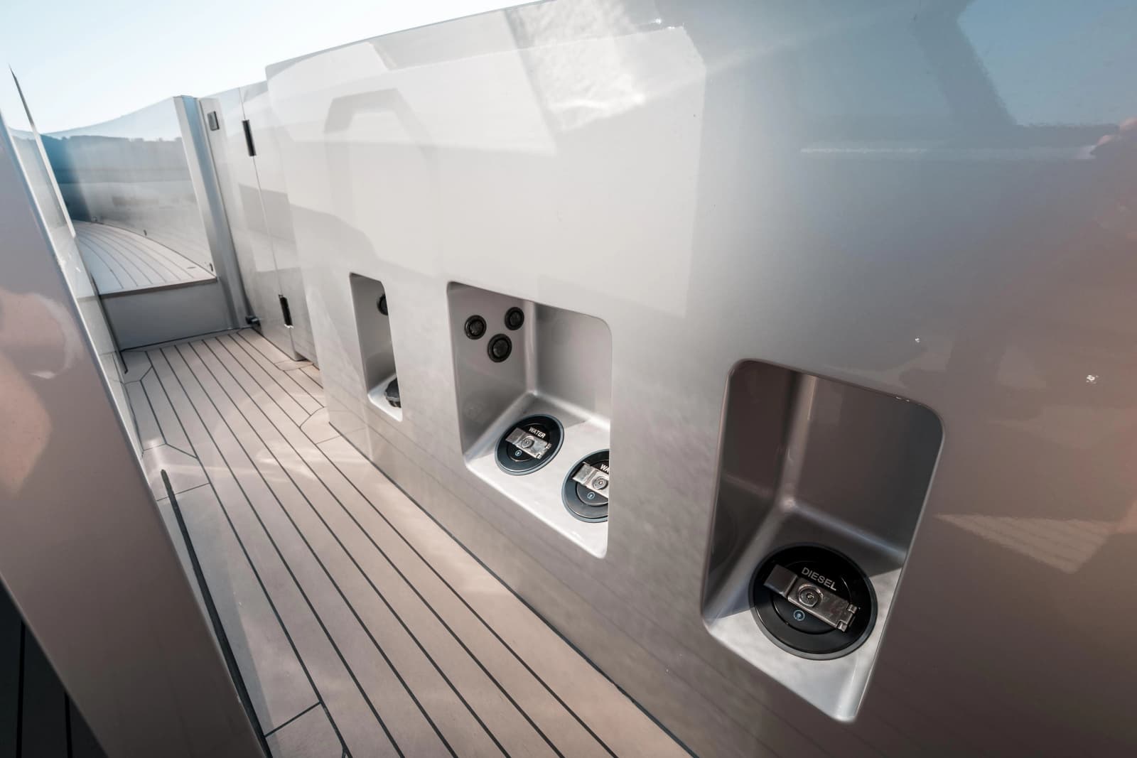 2023 Vanquish Yachts VQ45 Veloce Hardtop - Photo 21