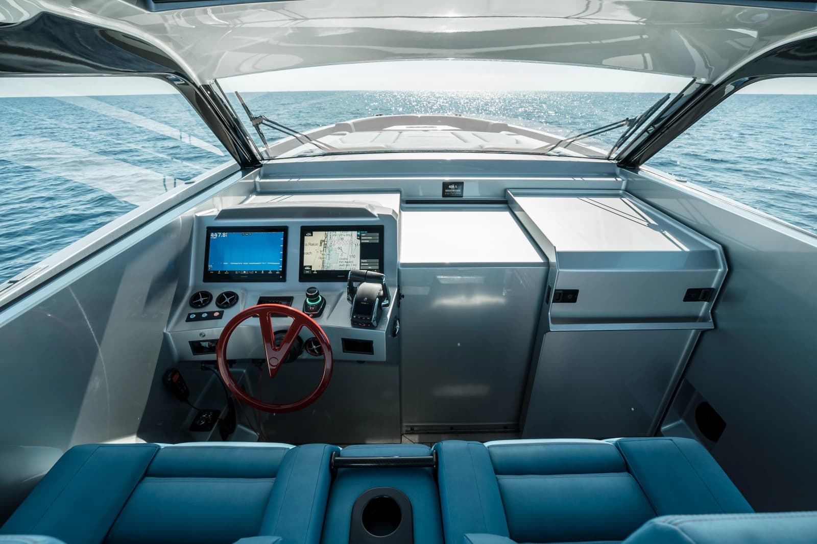 2023 Vanquish Yachts VQ45 Veloce Hardtop - Photo 18
