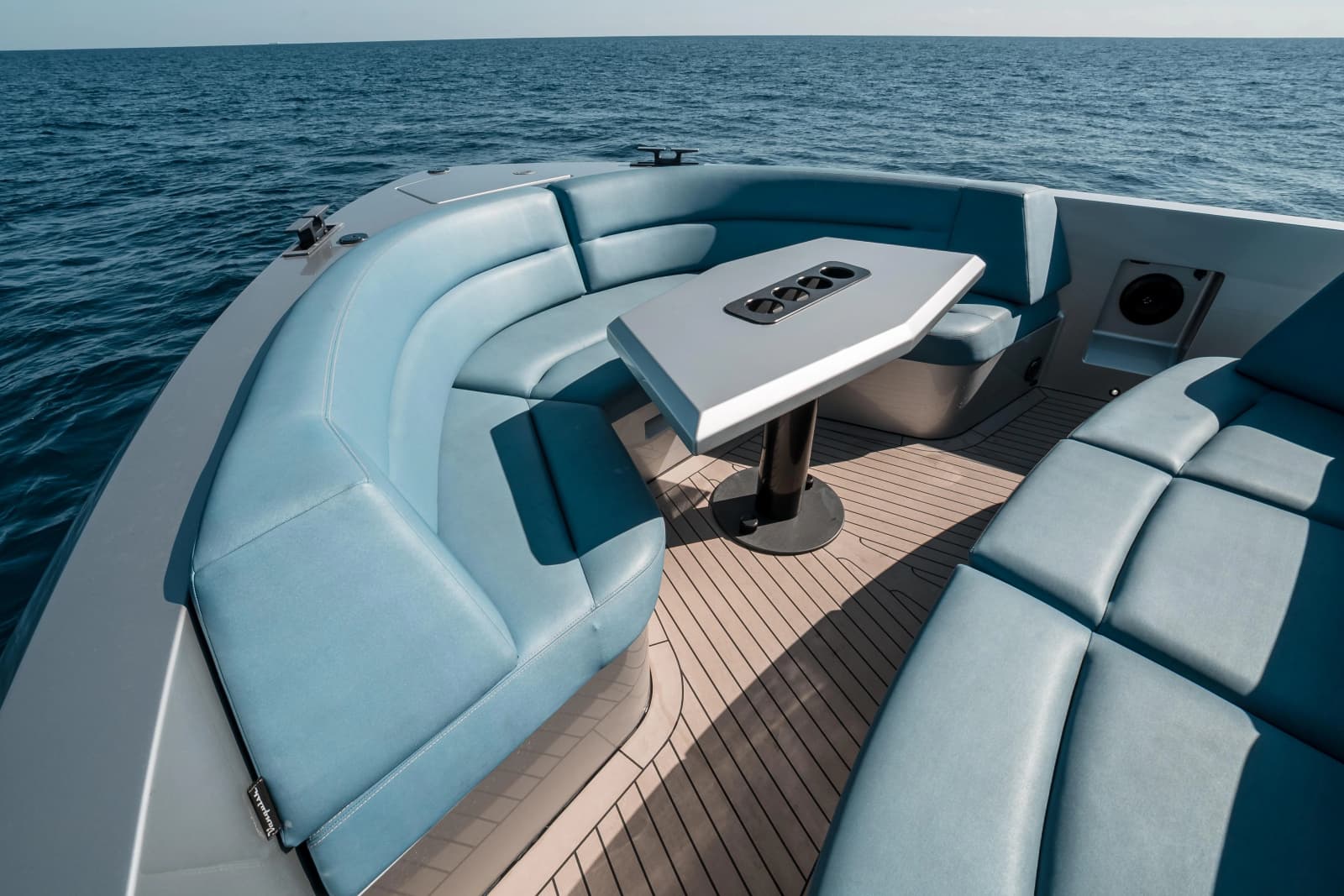 2023 Vanquish Yachts VQ45 Veloce Hardtop - Photo 26