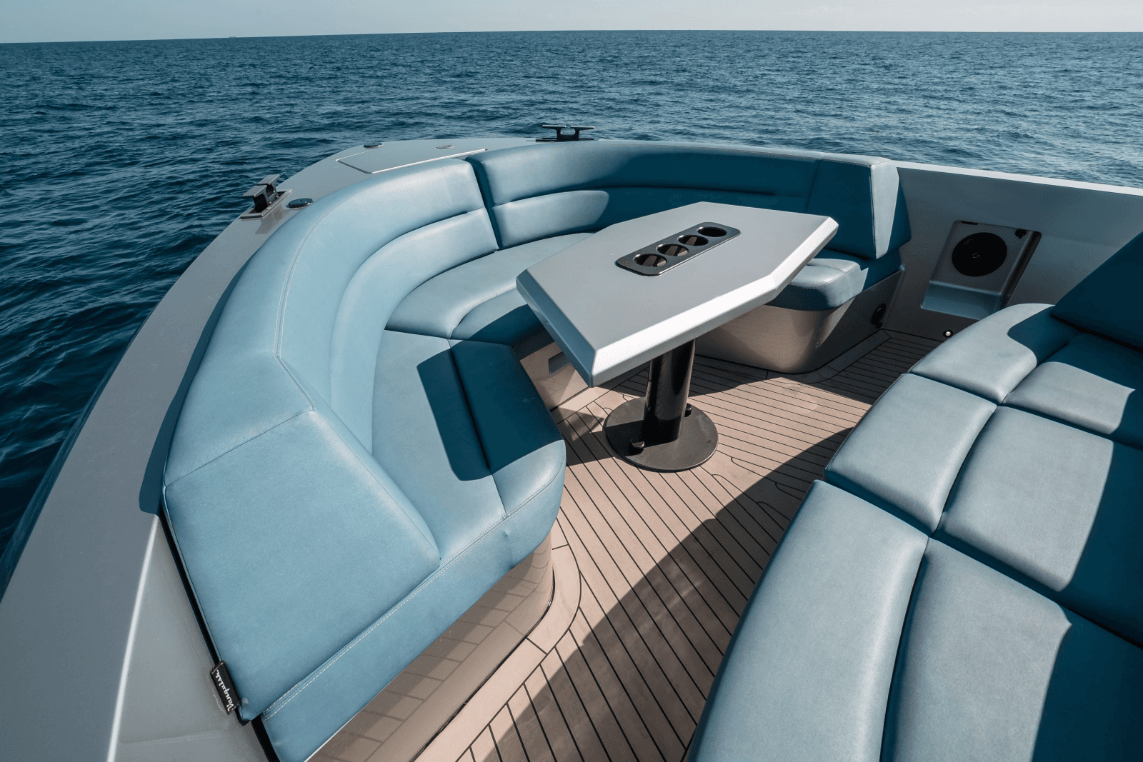 2023 Vanquish Yachts VQ45 Veloce Hardtop - Photo 26