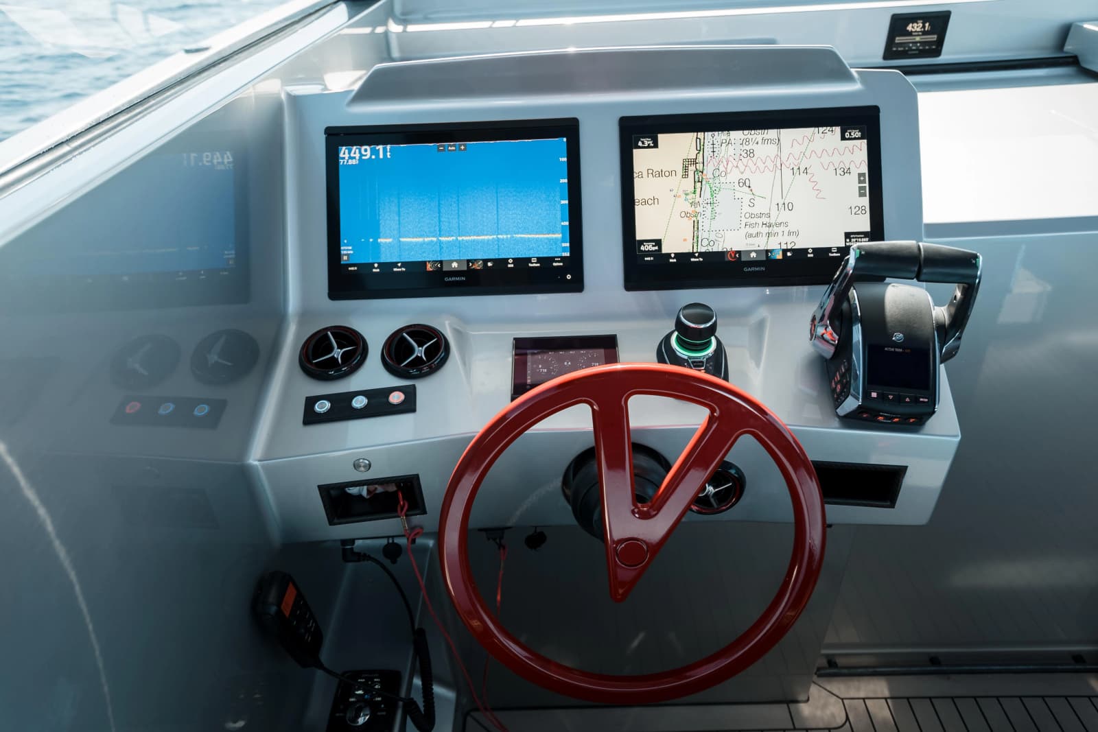 2023 Vanquish Yachts VQ45 Veloce Hardtop - Photo 19
