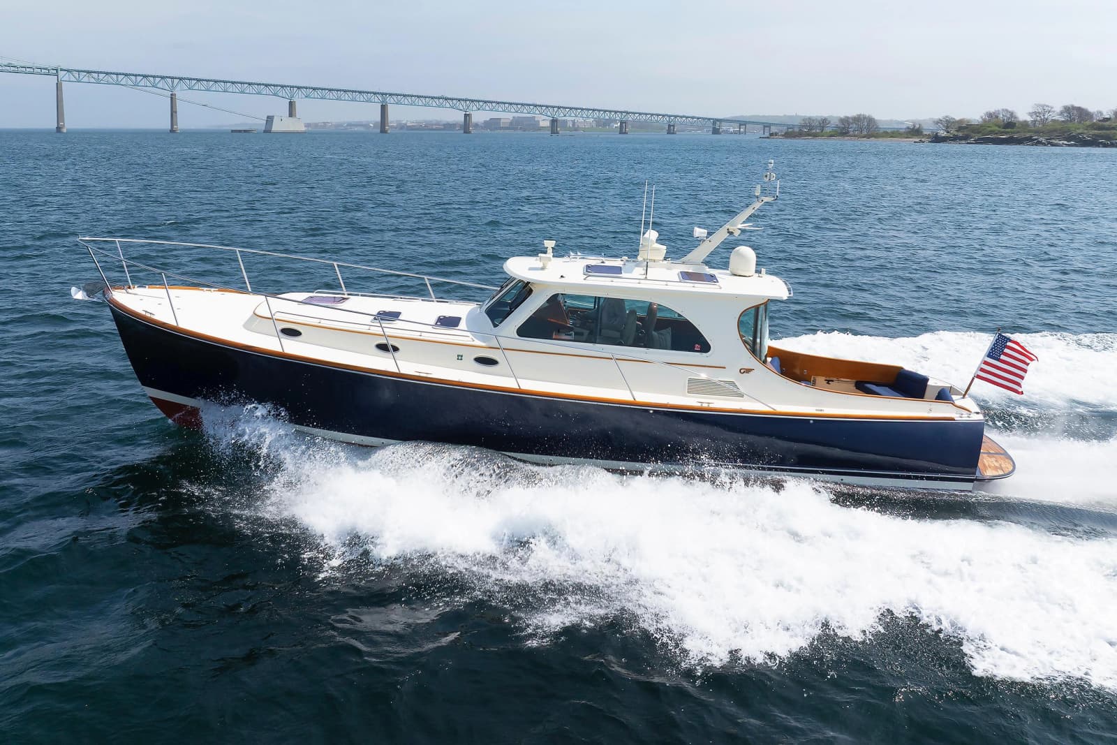 2009 Hinckley Talaria 44 MY - Photo 2