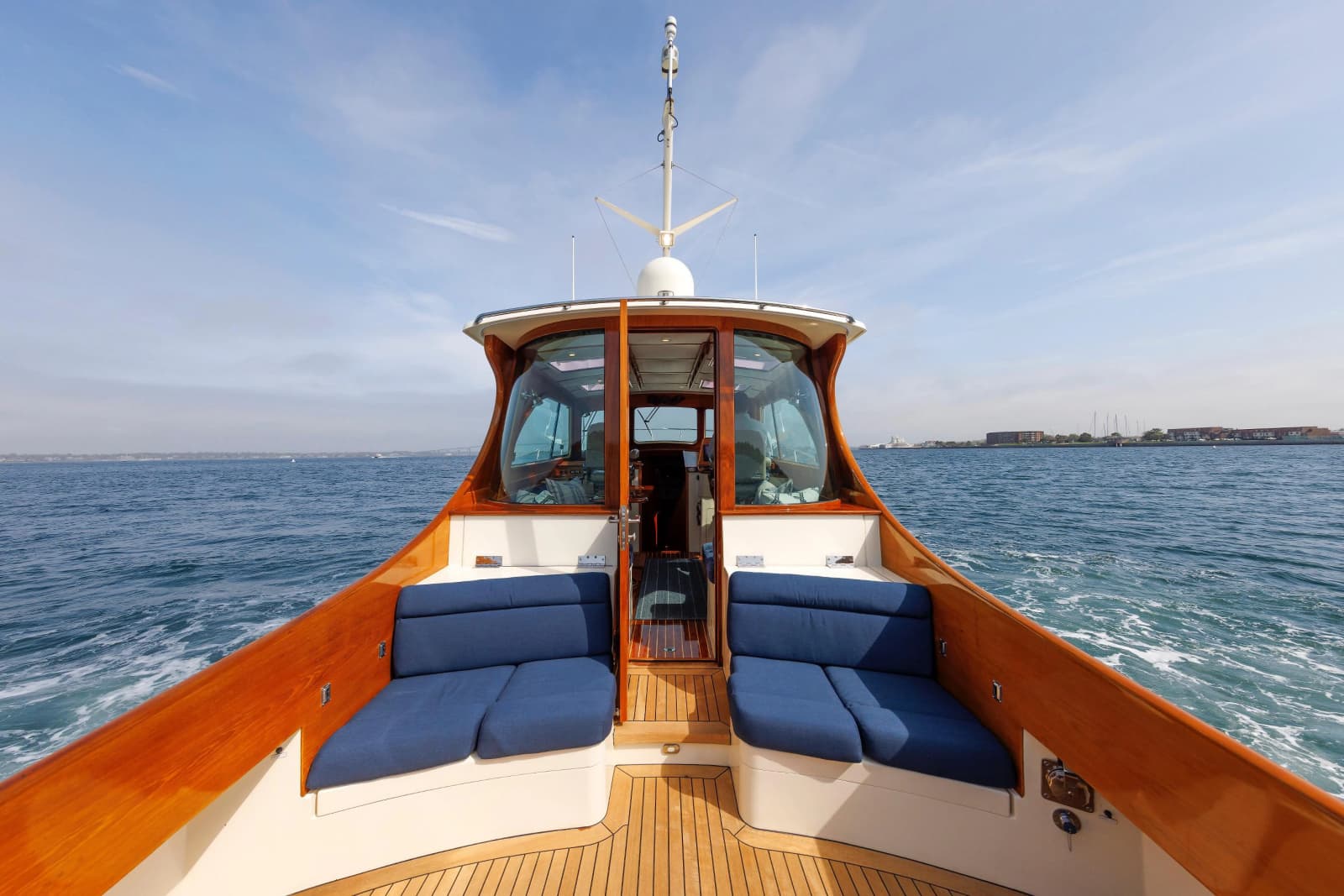 2009 Hinckley Talaria 44 MY - Photo 15