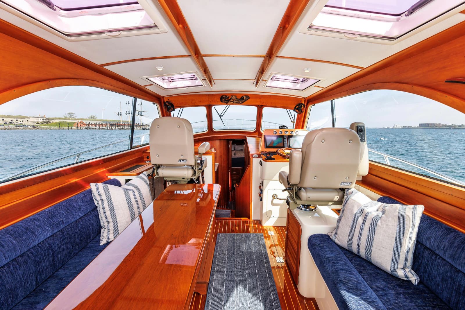 2009 Hinckley Talaria 44 MY - Photo 17