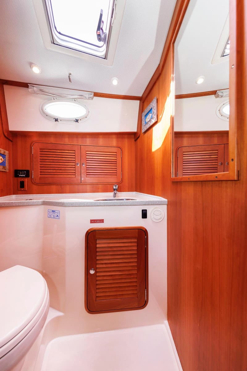 2009 Hinckley Talaria 44 MY - Photo 31