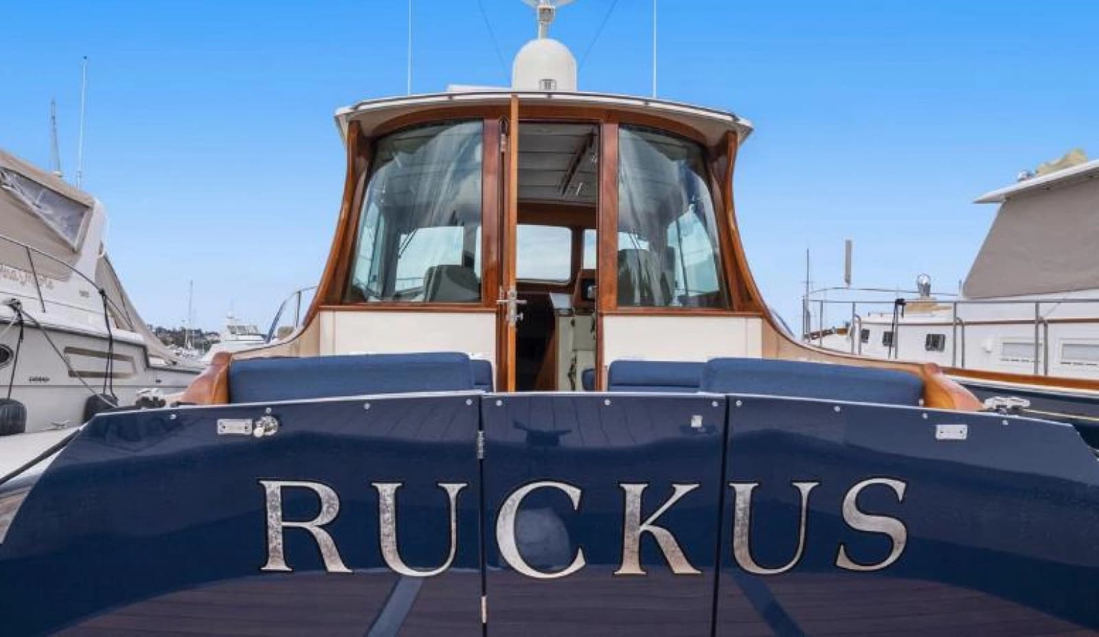2009 Hinckley Talaria 44 MY - Photo 11