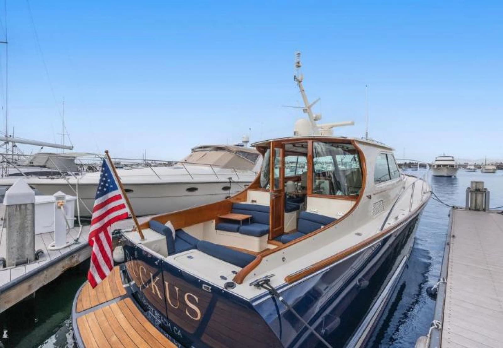 2009 Hinckley Talaria 44 MY - Photo 10