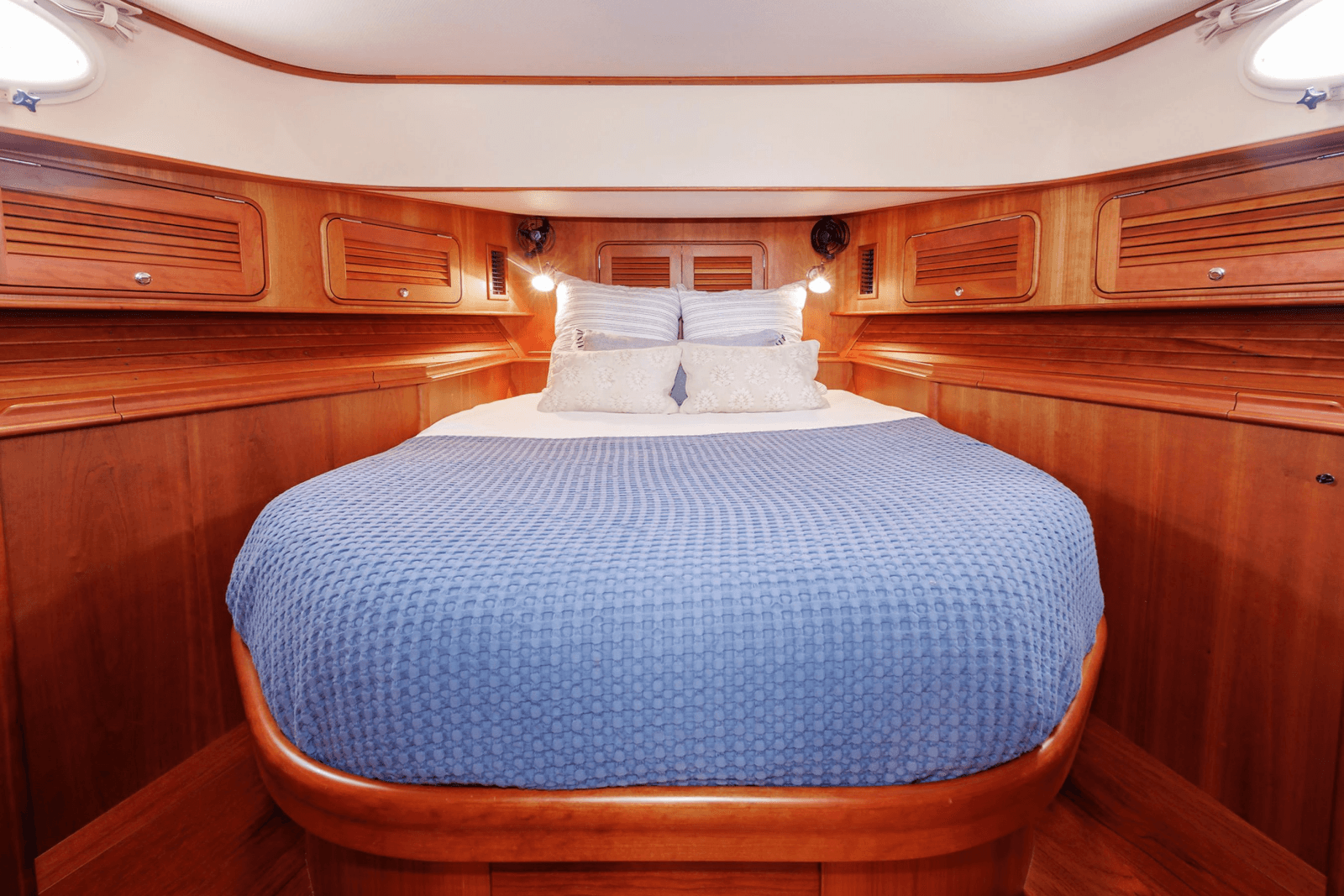 2009 Hinckley Talaria 44 MY - Photo 33