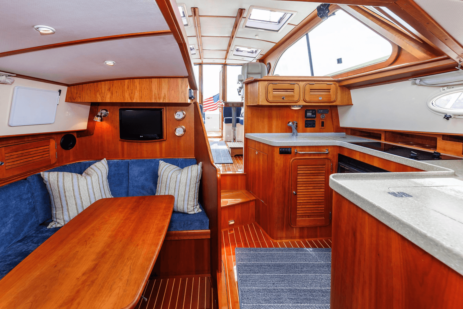 2009 Hinckley Talaria 44 MY - Photo 25