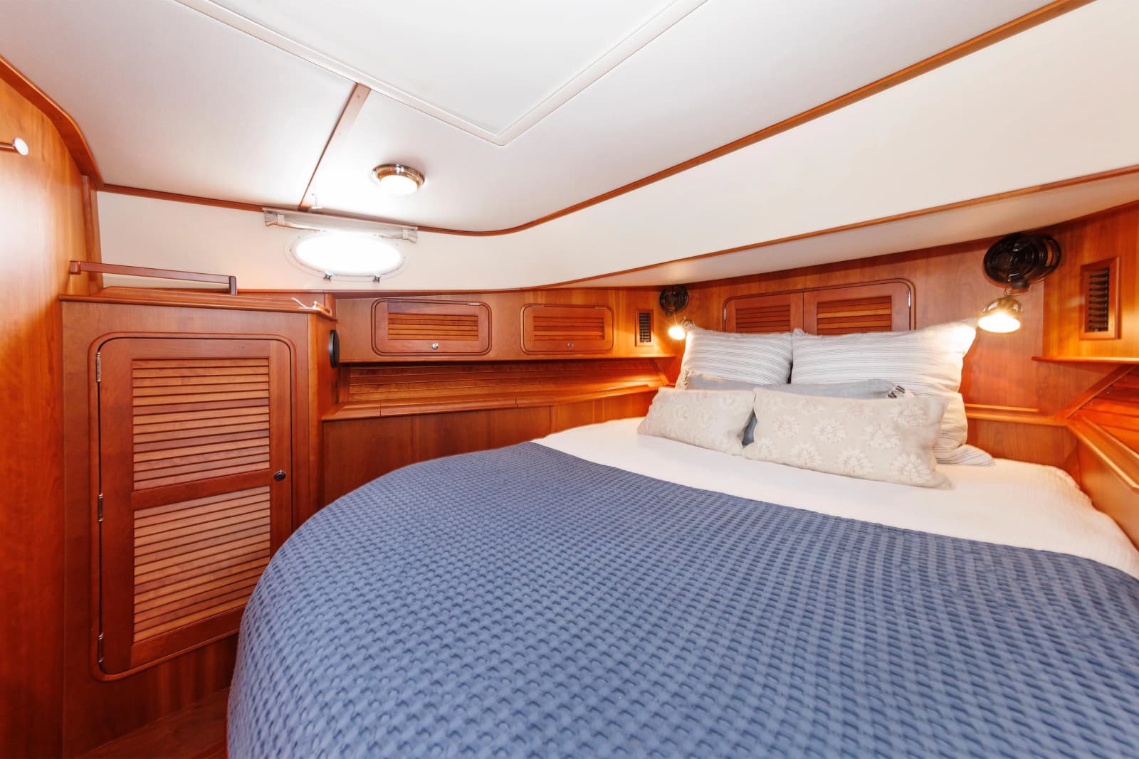 2009 Hinckley Talaria 44 MY - Photo 35